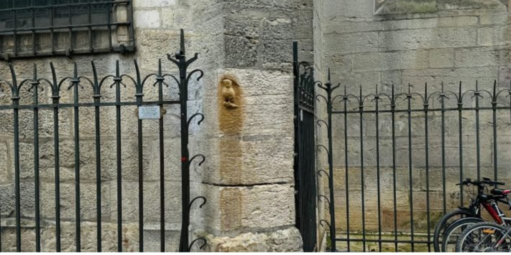 La chouette de Notre-Dame à Dijon : un brin de chance et un mystère persistant 3 Chouette de Notre-Dame à Dijon