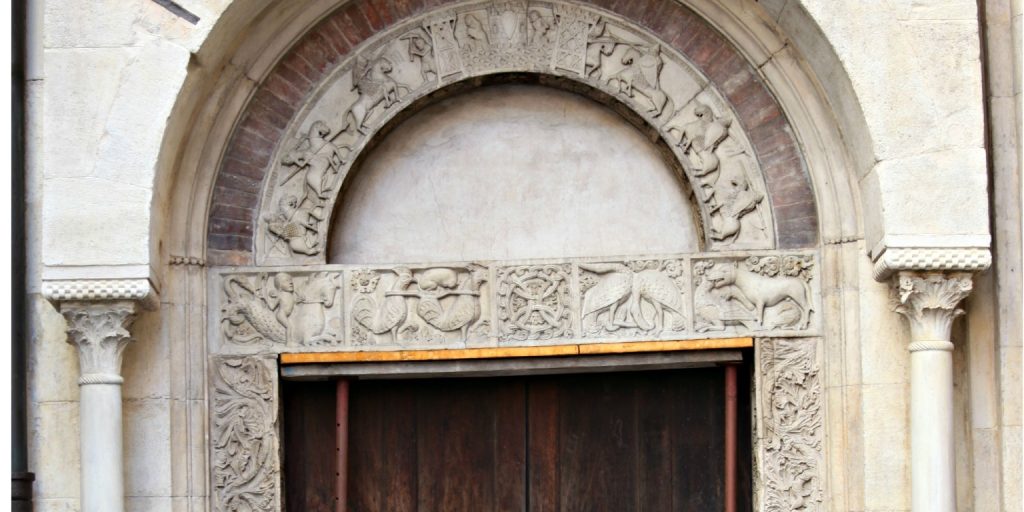 A Porta della Pescheria em Modena: Uma obra-prima da arte e da lenda medievais 2 A Porta della Pescheria em Modena: Uma obra-prima da arte e da lenda medievais