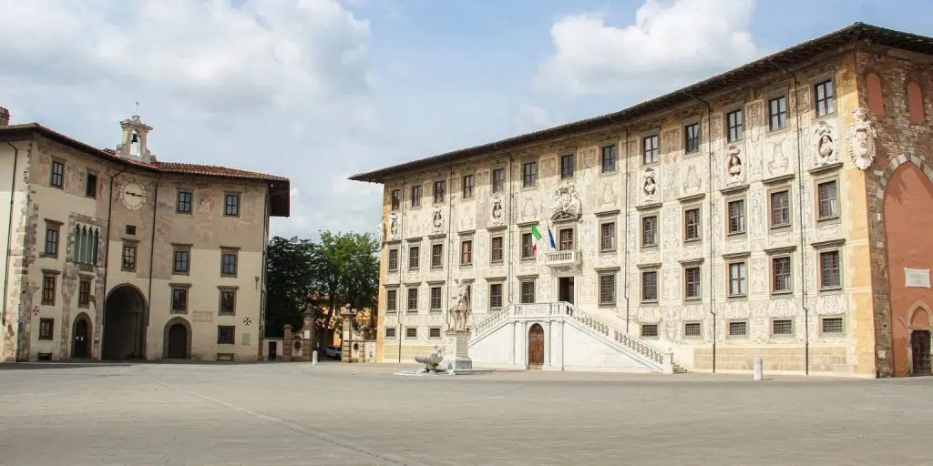 Piazza dei Cavalieri: o coração do passado histórico de Pisa 3 Piazza dei Cavalieri: o coração do passado histórico de Pisa
