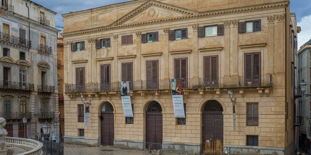 Palazzo Bonocore in Palermo: Ein neoklassizistisches Tor zu einer glorreichen Vergangenheit 1 Palazzo Bonocore in Palermo