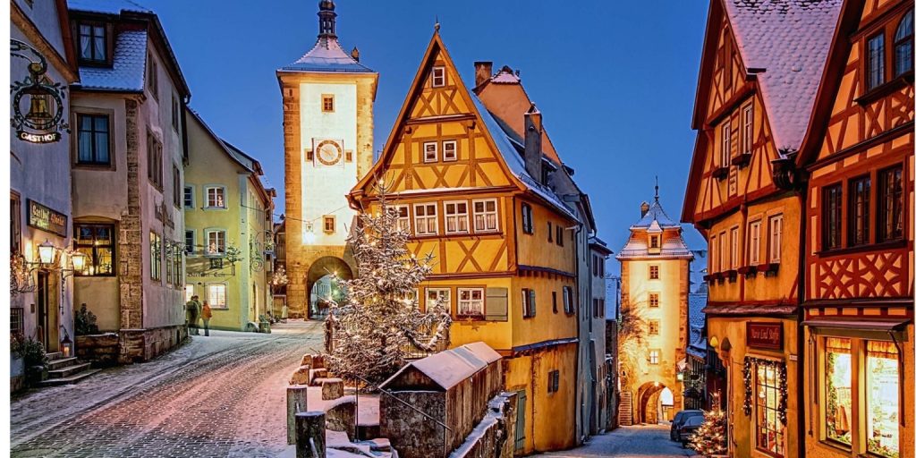 Der Rothenburger Weihnachtsmarkt: Eine Reise in ein mittelalterliches Märchen 1 Rothenburger Weihnachtsmarkt