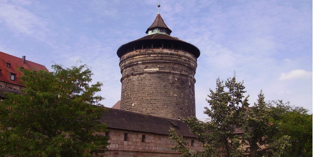 La Frauentorturm de Nuremberg : Une passerelle vers le passé 3 Frauentorturm à Nuremberg