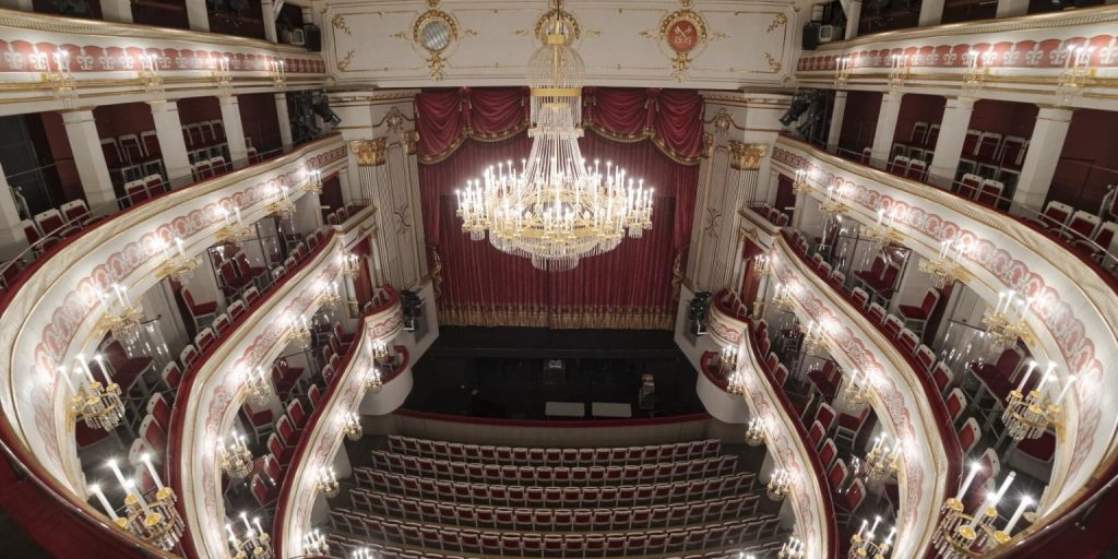 Theater Regensburg: A Cultural Heartbeat in the City of Spires 2 Theater Regensburg: A Cultural Heartbeat in the City of Spires