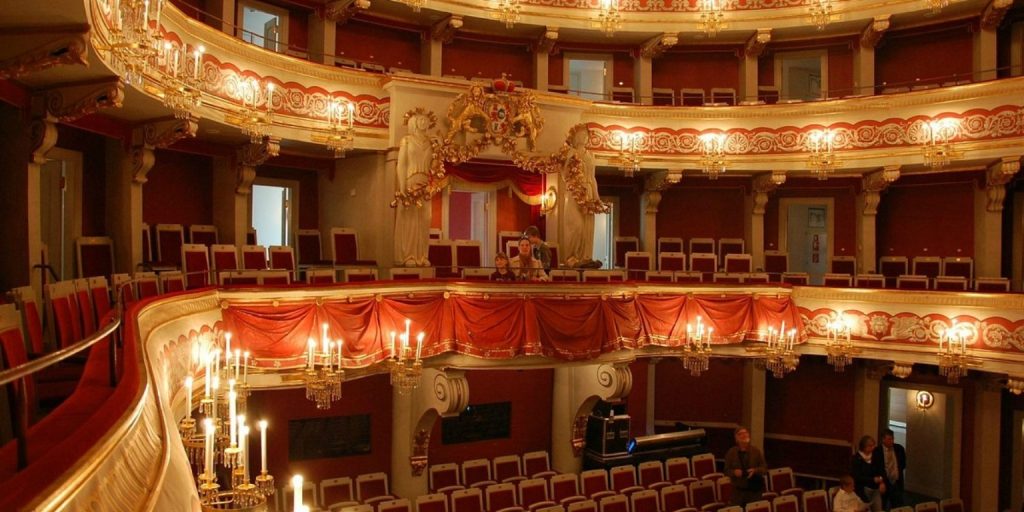 Theater Regensburg: A Cultural Heartbeat in the City of Spires 3 Theater Regensburg: A Cultural Heartbeat in the City of Spires