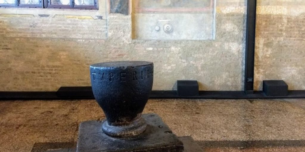 La Pietra del Vituperio a Padova: Una pietra della vergogna e uno sguardo sulla giustizia medievale 3 La Pietra del Vituperio a Padova: Una pietra della vergogna e uno sguardo sulla giustizia medievale