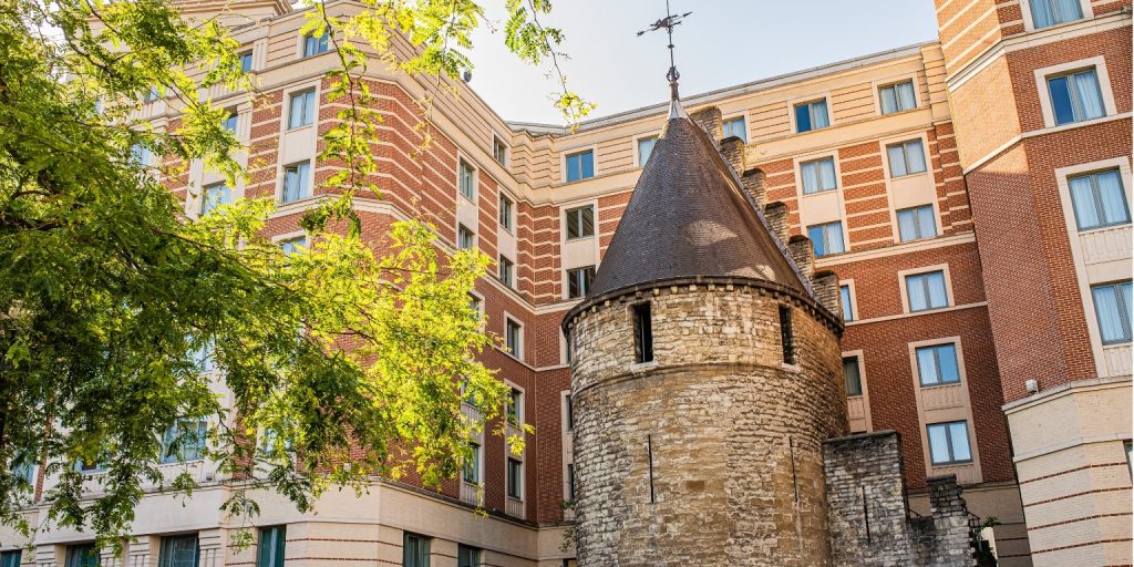 Schwarzer Turm: Ein Fragment der ersten Befestigungsanlagen 2 Schwarzer Turm: Ein Fragment der ersten Befestigungsanlagen