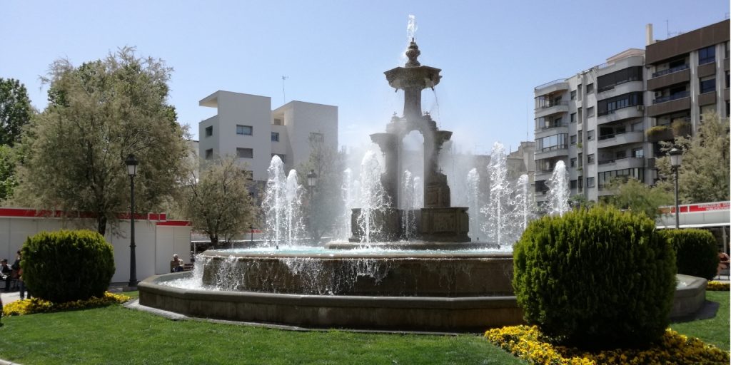 Fuente de las Batallas: Il cuore pulsante della vita sociale di Granada 2 La fonte delle battaglie