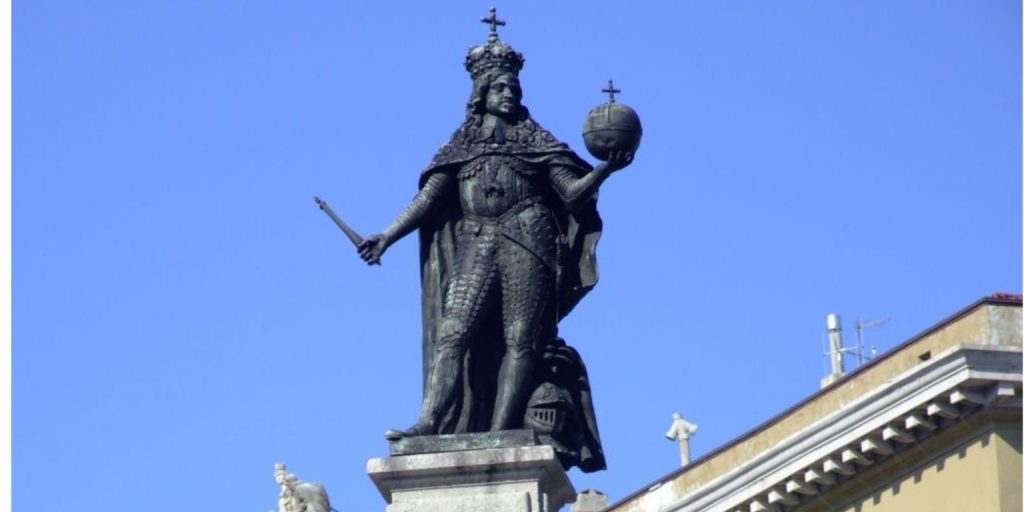 Kolumna Leopolda: Ponadczasowy hołd w sercu Triestu 2 Kolumna Leopolda