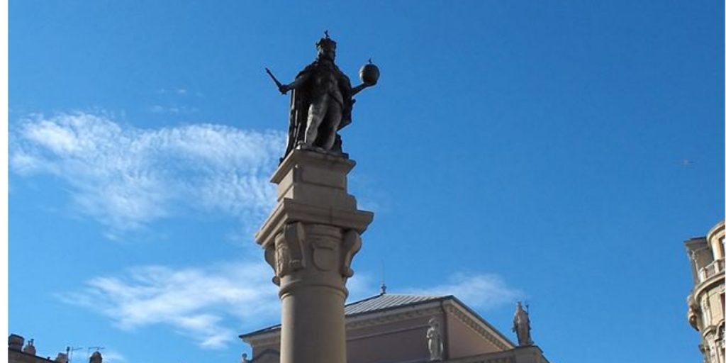 Kolumna Leopolda: Ponadczasowy hołd w sercu Triestu 3 Kolumna Leopolda