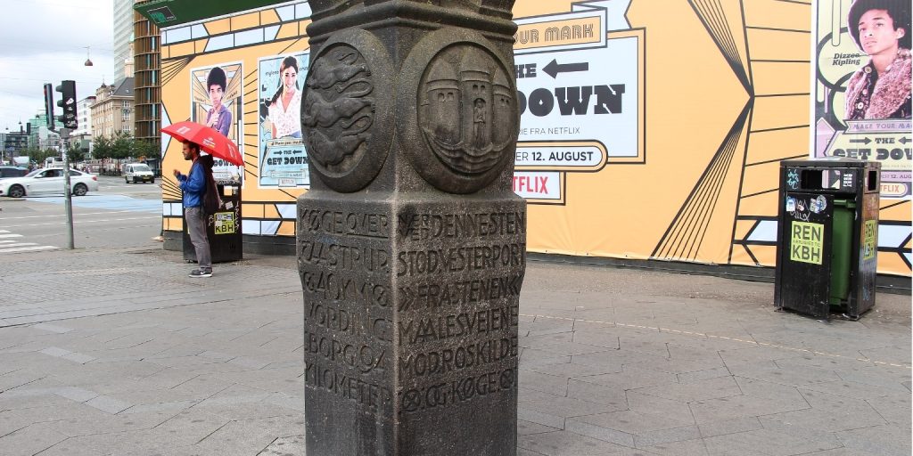 Zero Kilometre Stone: A City of Gates and Distances 1 Zero Kilometre Stone: A City of Gates and Distances