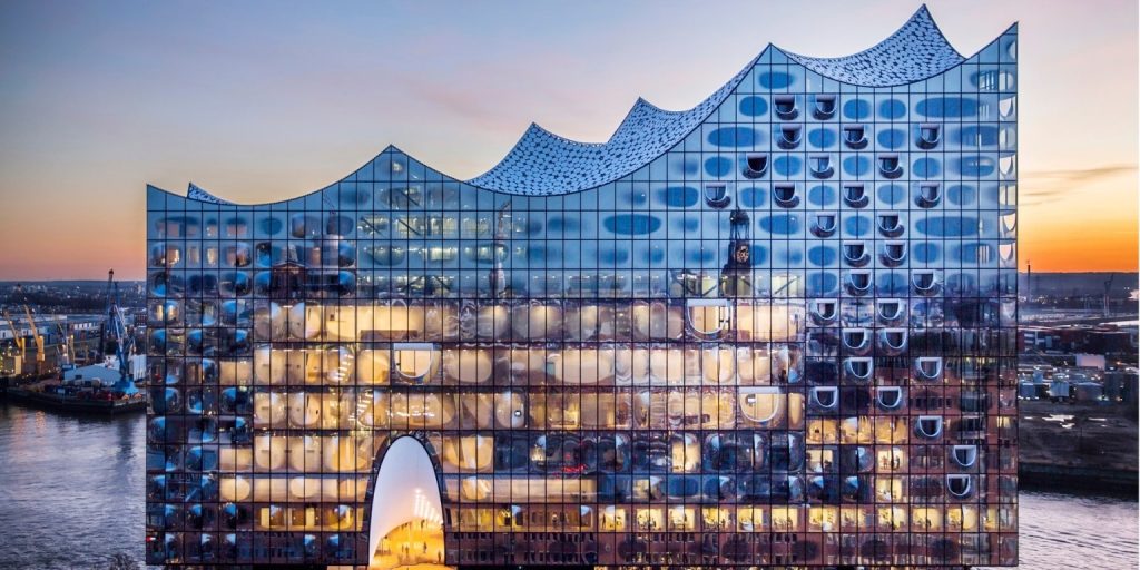 La Elbphilharmonie: Una rotunda obra maestra de la arquitectura 3 La Elbphilharmonie: Una rotunda obra maestra arquitectónica
