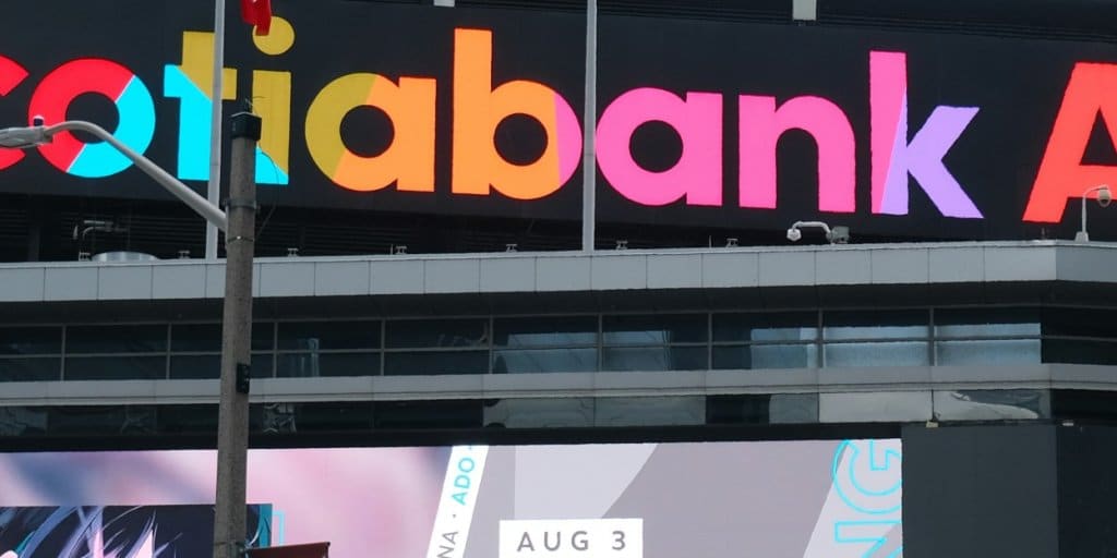 Team Building Activity in Toronto: 7 Real Options Worth Booking 1 team building activity in Toronto: Scotiabank Arena